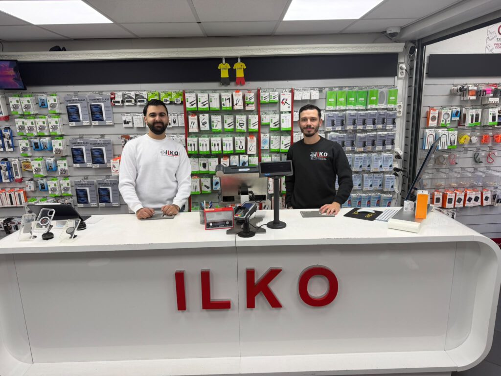 Het team van Ilko Telecom achter de balie