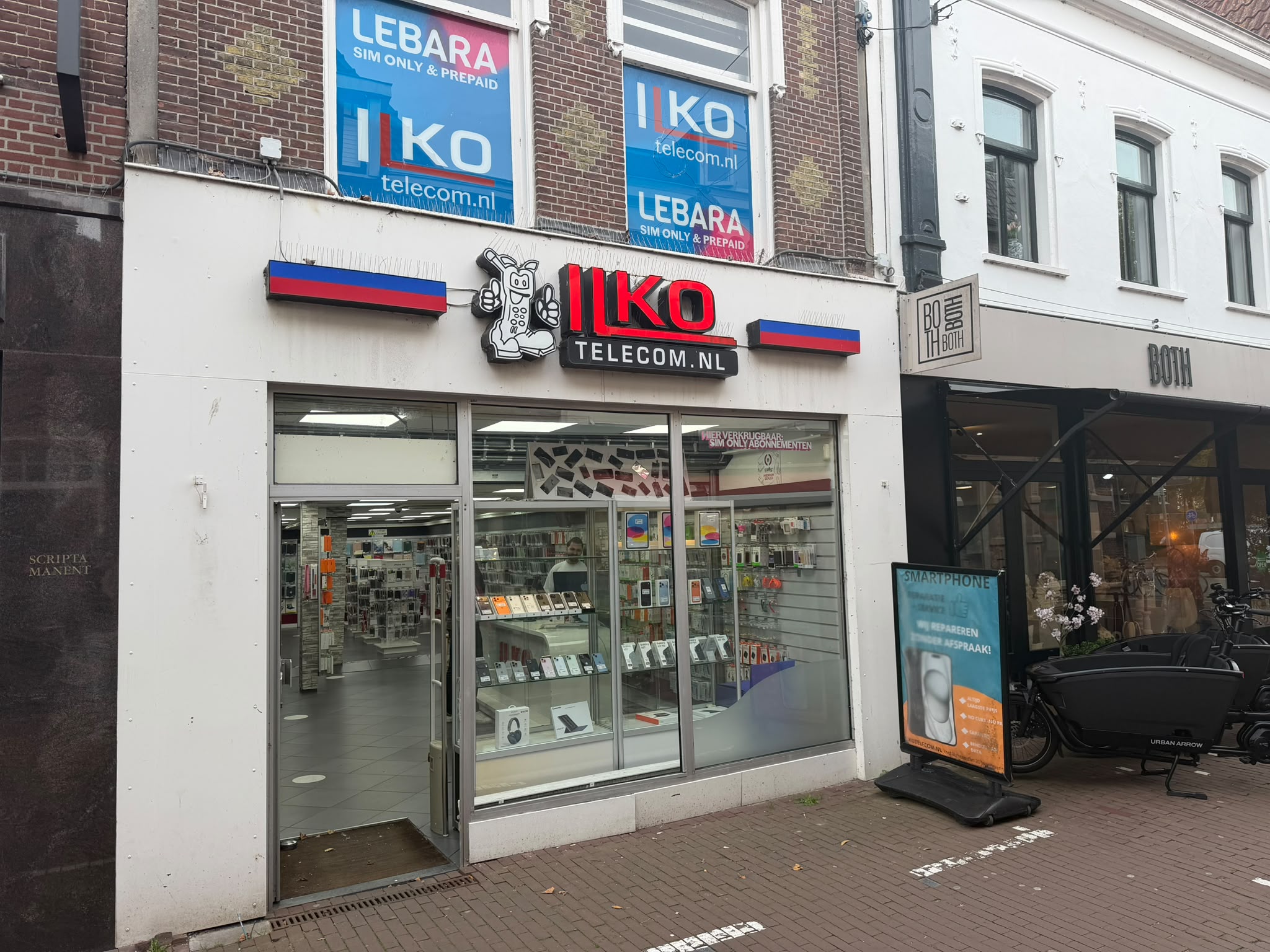 Winkel van Ilko Telecom aan de Padjedijk in Purmerend